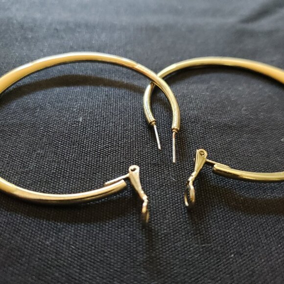 Vintage Hoop Earrings Cream and Gold - Picture 3 of 5